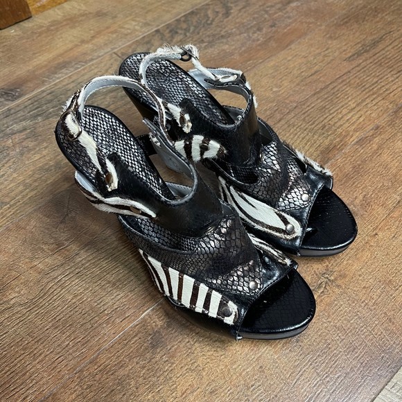 BKE Woman’s Snakeskin / Zebra Printed Classic Chic Heels Size 8 1/2 - Picture 2 of 7